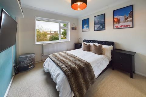 24 Trident Road, Watford, WD25 7AN