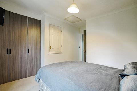 16 Doublegates, St Austell, PL25 5EG