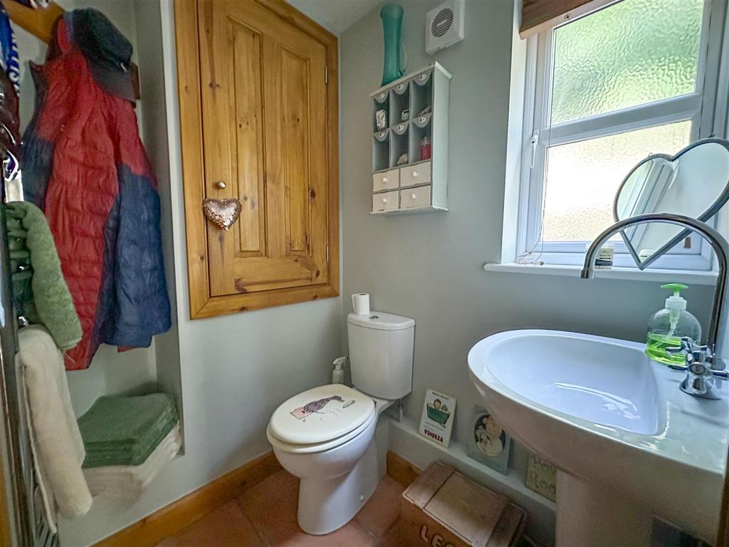 Cloakroom/WC