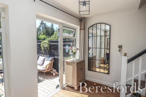 67 Roxwell Road, Chelmsford, CM1 2NT