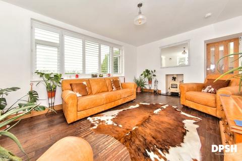 3 bedroom detached house for sale, Moorside Road, Drighlington, Bradford