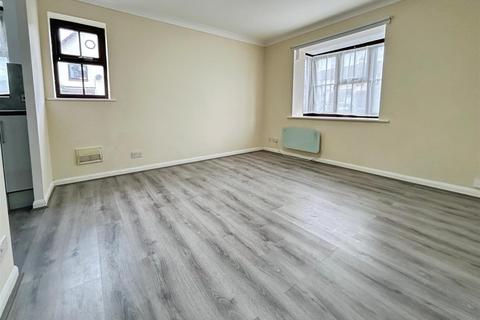1 bedroom flat for sale, Gorse Meade, Slough