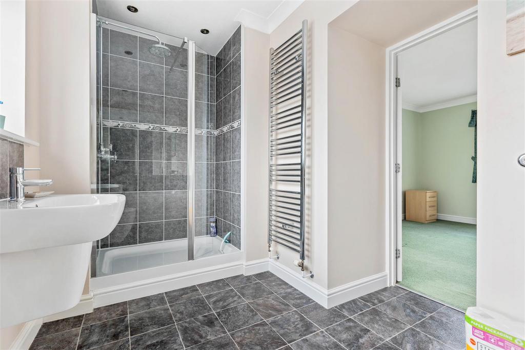 Bed 2 En-suite