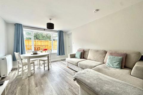 undefined, Weydon Lane, Farnham, Surrey, GU9