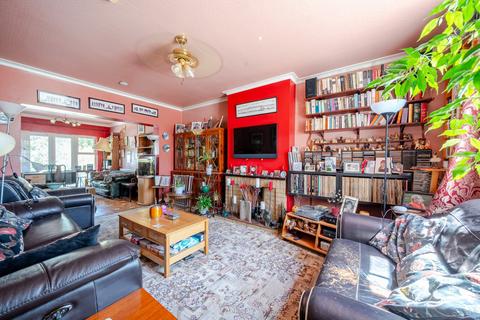 12 Arragon Gardens, West Wickham, BR4 9LJ