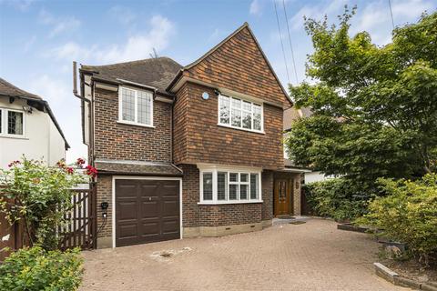 4 bedroom detached house to rent, Crown Road, New Malden KT3