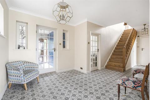 4 bedroom detached house to rent, Crown Road, New Malden KT3