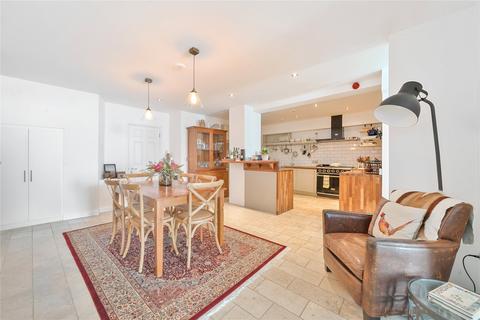 8b Colleton Crescent, Exeter, EX2 4DG