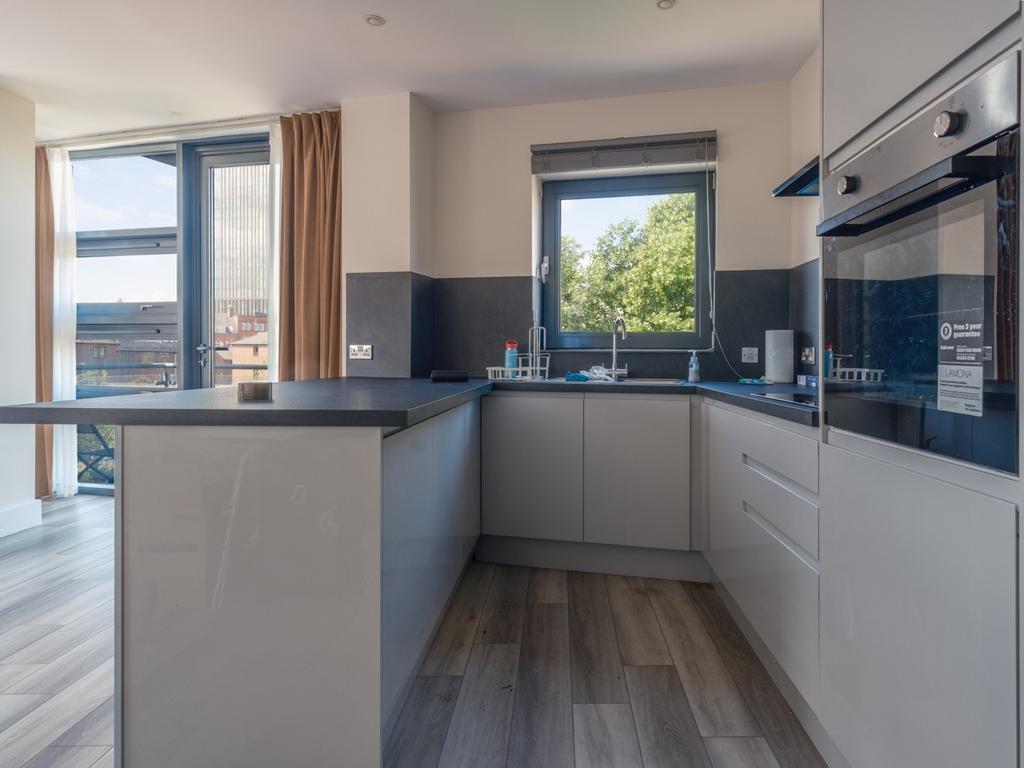 Apartment in Newcastle upon Tyne, Tyne and Wear - View 4