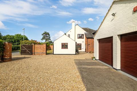 4 bedroom detached house for sale, Chapel Lane, Aubourn, LN5
