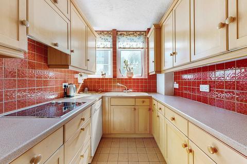 10 Warren Fields, Stanmore, HA7 4JQ