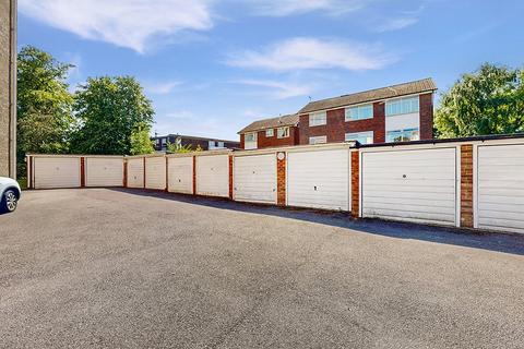 10 Warren Fields, Stanmore, HA7 4JQ