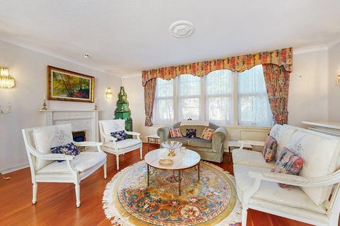 10 Warren Fields, Stanmore, HA7 4JQ