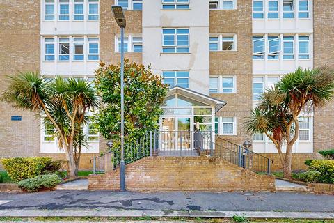 10 Warren Fields, Stanmore, HA7 4JQ