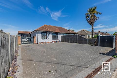 3 bedroom semi-detached bungalow for sale, Little Clacton Road, Great Holland, Frinton-On-Sea