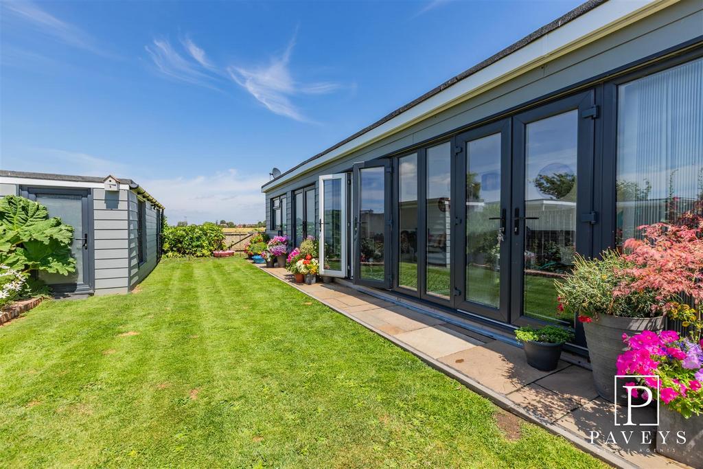 Multi purpose detached outbuilding