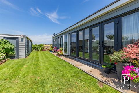 3 bedroom semi-detached bungalow for sale, Little Clacton Road, Great Holland, Frinton-On-Sea