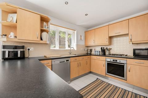 22 Cae Canol, Hengoed, CF82 7RU