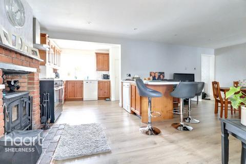 3 bedroom terraced house for sale, Bramley Way, Eastchurch