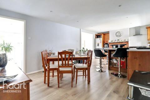 3 bedroom terraced house for sale, Bramley Way, Eastchurch