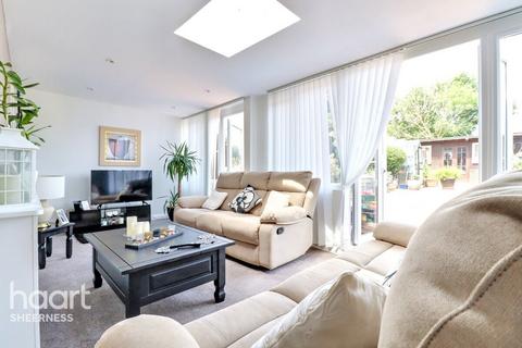 3 bedroom terraced house for sale, Bramley Way, Eastchurch