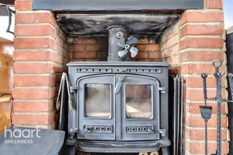 3 bedroom terraced house for sale, Bramley Way, Eastchurch