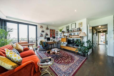 2 bedroom flat for sale, Gibbs Lane, London E2