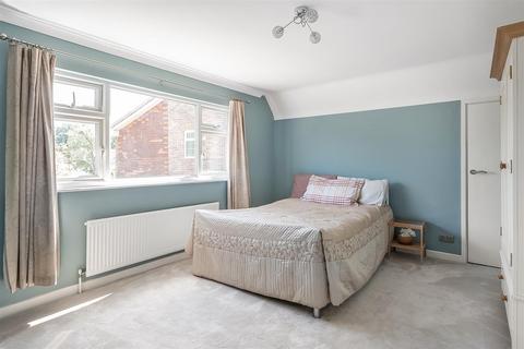 23 Matlock Road, Caterham, CR3 5HP