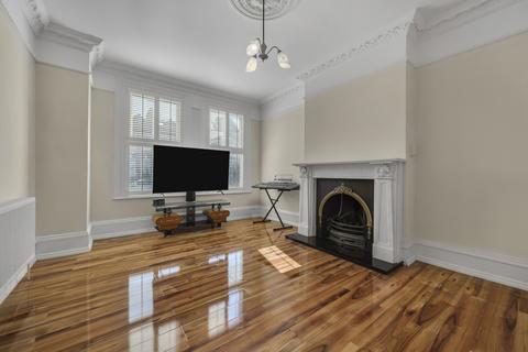 54 Balloch Road, London, SE6 1SW