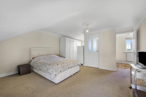 54 Balloch Road, London, SE6 1SW