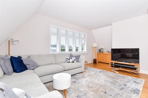 4 bedroom detached house for sale, Heath Road, Boughton Monchelsea, Maidstone, Kent