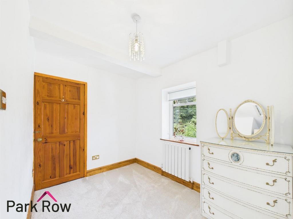 Dressing area to bedroom one