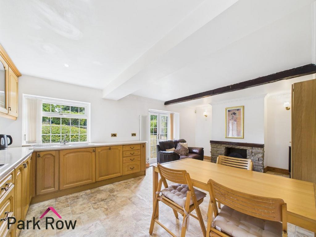 Kitchen/dining
