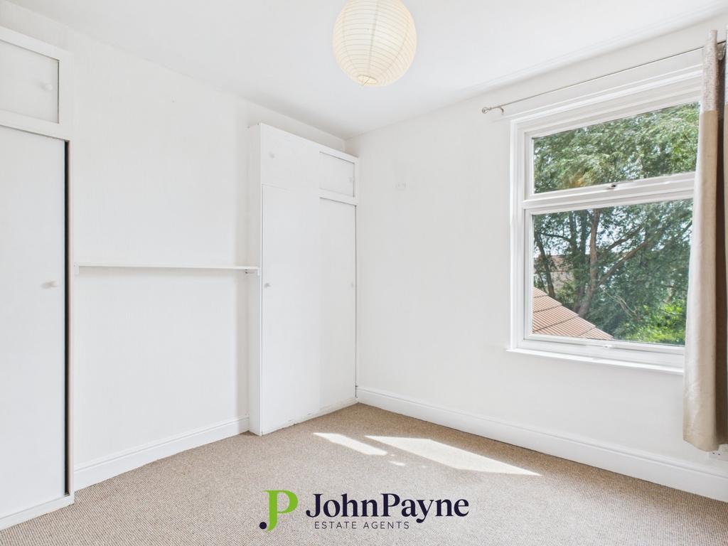 Bedroom (Rear)