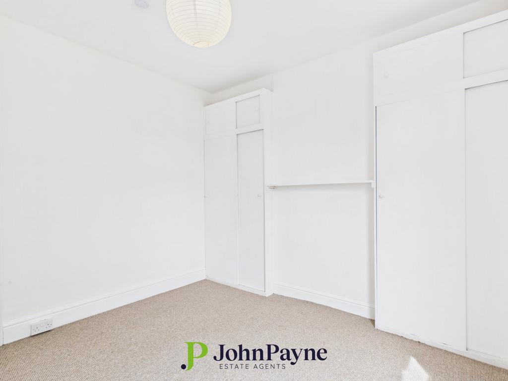 Bedroom (Rear)