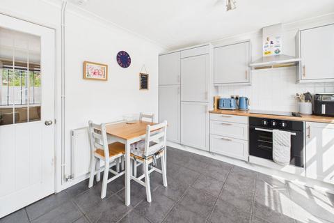 14 Hall Close, Rainworth, Mansfield, NG21 0FR