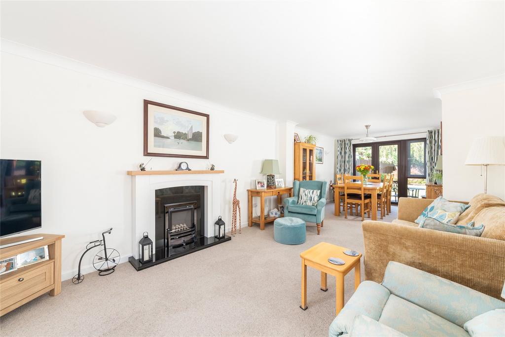 Sitting/Dining Room