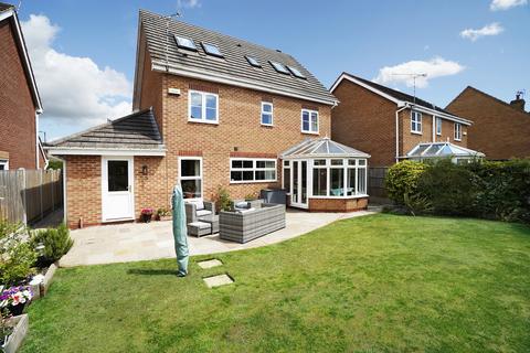 Alicia Close, Rugby, CV22