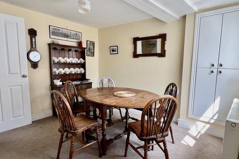 3 bedroom terraced house for sale, Howe End, Kirkbymoorside, York