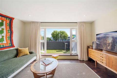 28 Halidon Close, London, E9 6EE