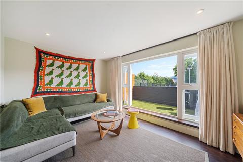 28 Halidon Close, London, E9 6EE