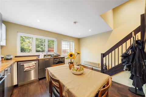 28 Halidon Close, London, E9 6EE