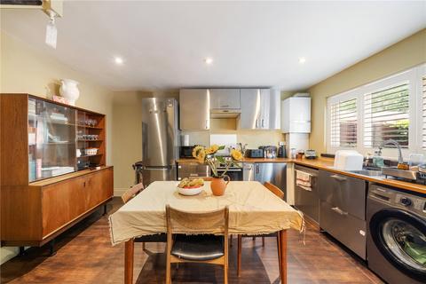 28 Halidon Close, London, E9 6EE