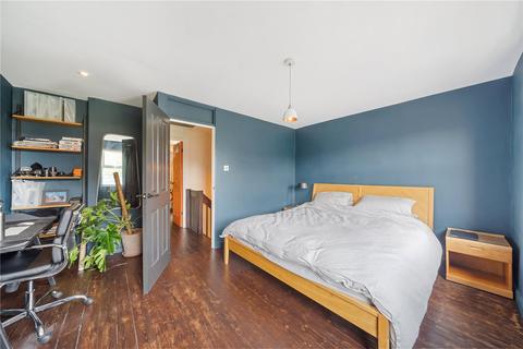 28 Halidon Close, London, E9 6EE