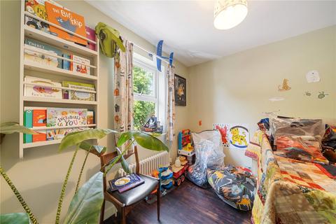 28 Halidon Close, London, E9 6EE