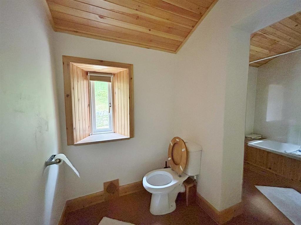 One, The Lodge, Bathroom