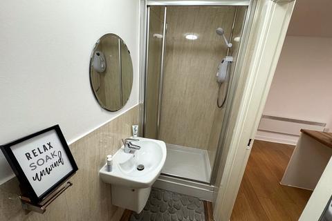 1 bedroom flat to rent, Sandhurst Road, Leicester LE3