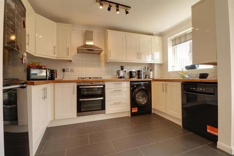 undefined, Curlew Drive, Brownhills, Walsall