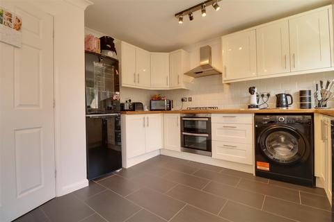 undefined, Curlew Drive, Brownhills, Walsall