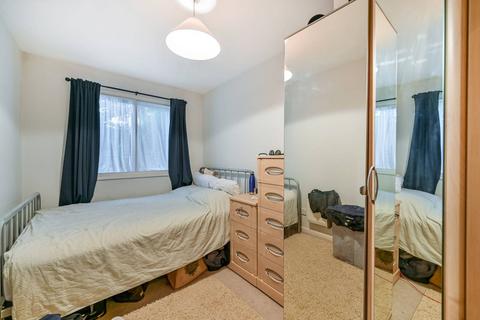 2 bedroom flat for sale, Cranleigh Court, Richmond, TW9